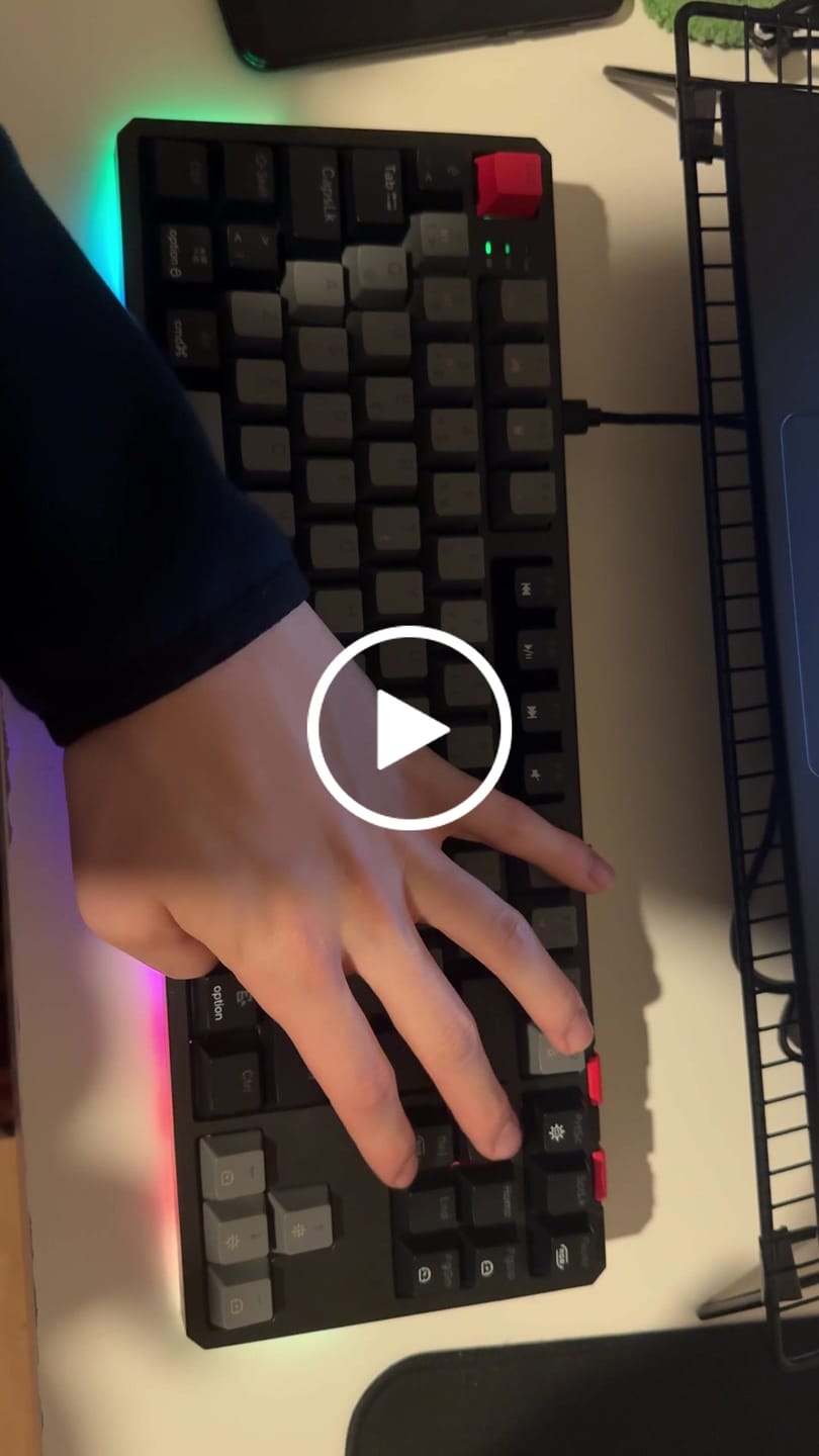 Customer video review of Yoru TKL Pro RGB Outemu Red Switch Mekanik Kablosuz Oyuncu Klavyesi-Gri/Siyah