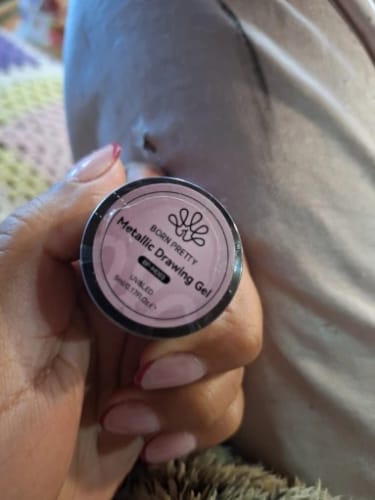 Customer photo review of Metallic Gel Nail Polish Set