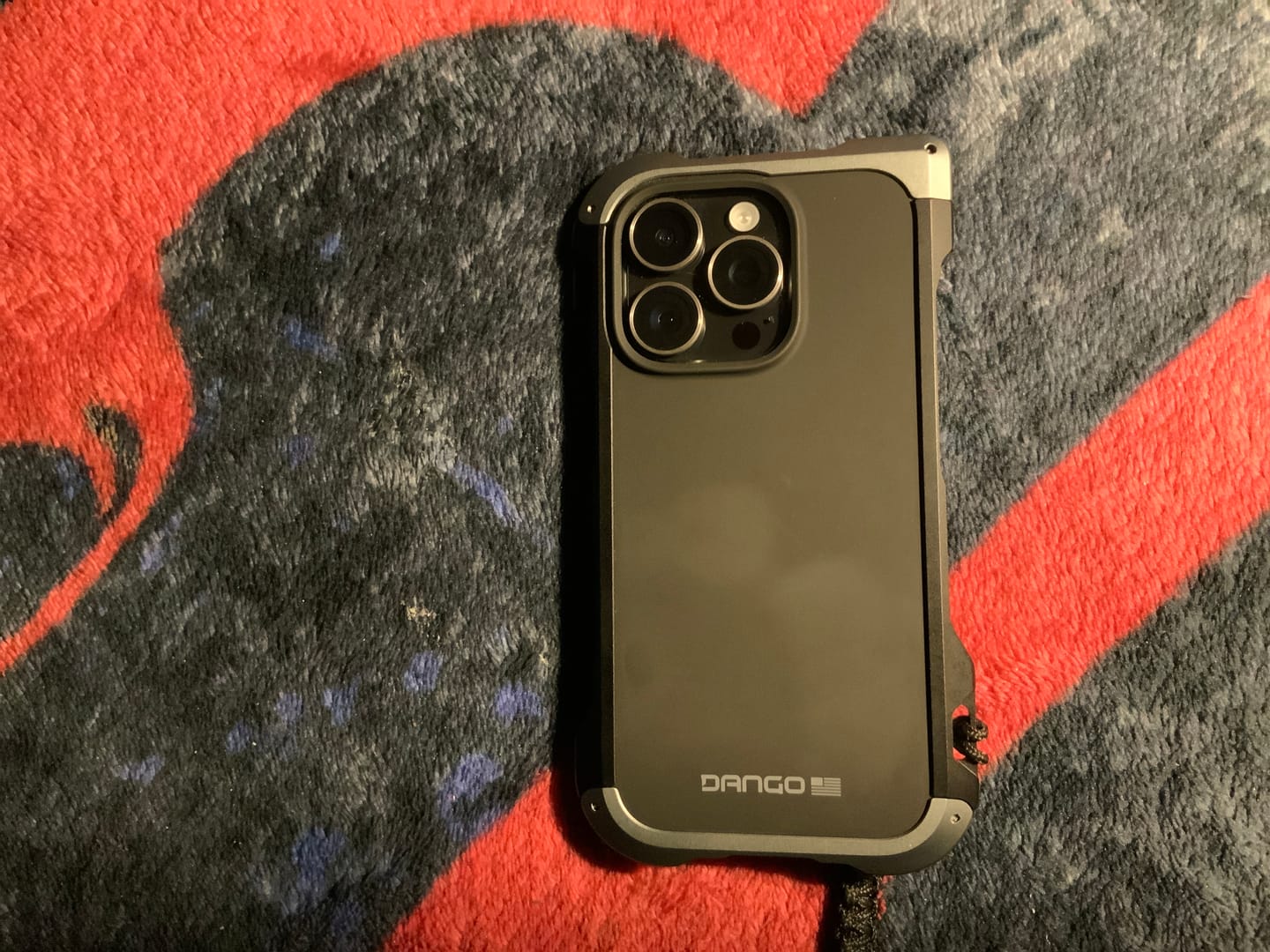 Customer photo review of DANGO ADAPT CASE - IPHONE 16 PRO