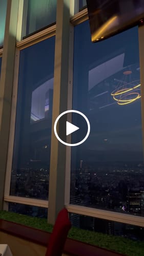 Customer video review of Menú Golden