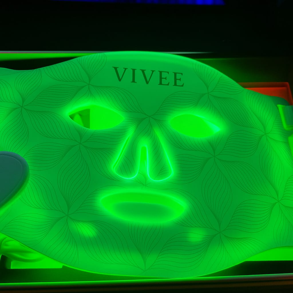 Customer photo review of Vivée Migraine Relief Mask