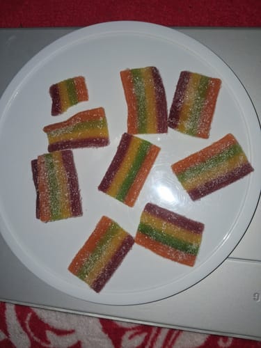 Customer photo review of THC Spacegummies Rainbow