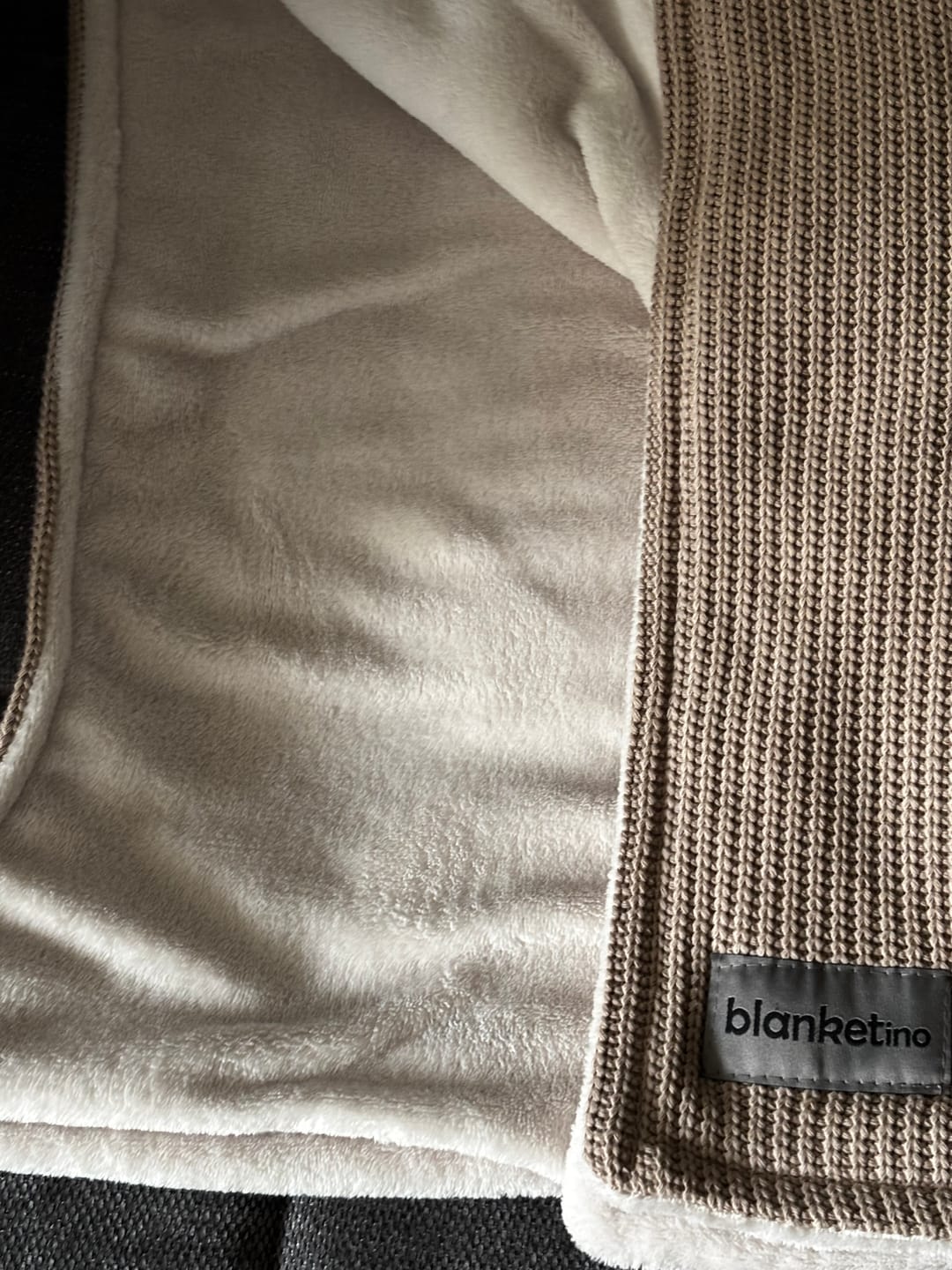 Customer photo review of Kuscheldecke mit Baumwollstrick • Mandel-Beige