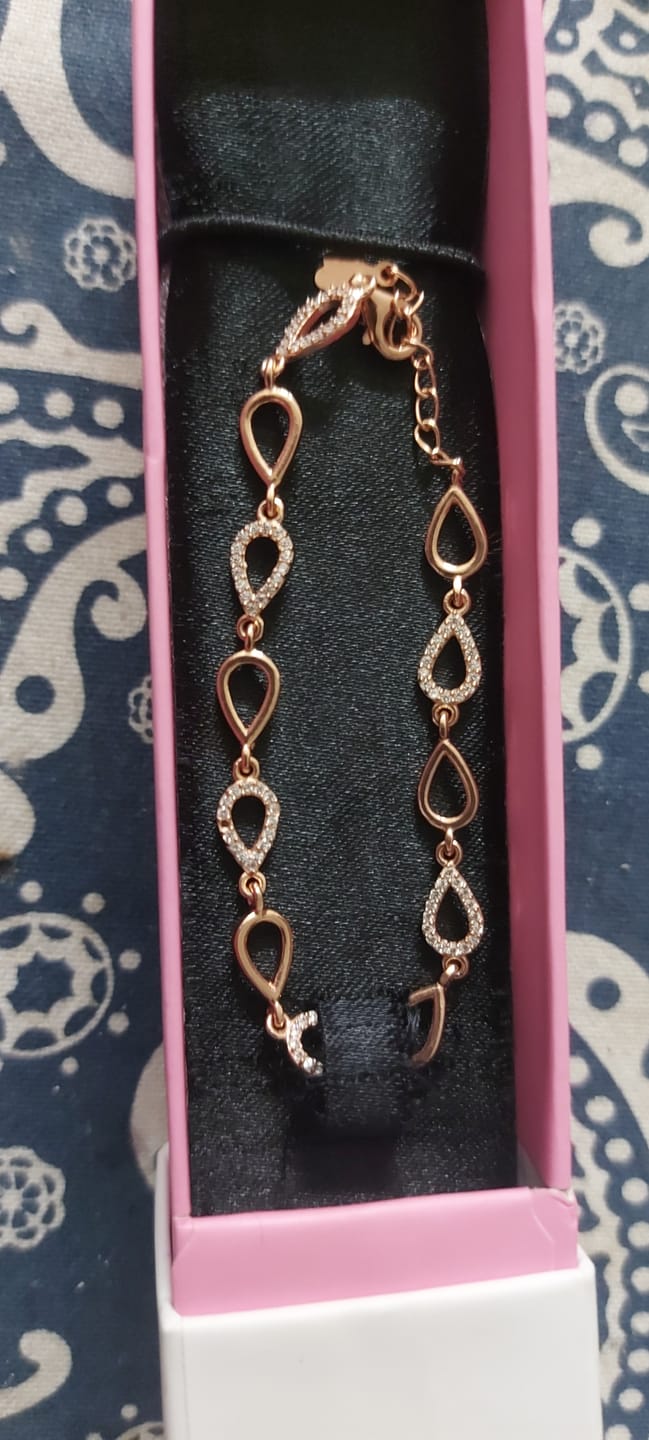 Customer photo review of Rose Gold Allure Bracelet