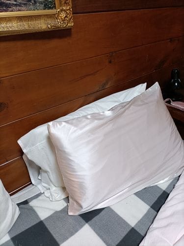 Customer photo review of Ivory White Silk Pillowcase - King Size, Zip Closure