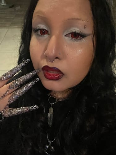 Customer photo review of [NEW] Eyemoody Vampire Red | 6 Months, 2 pcs