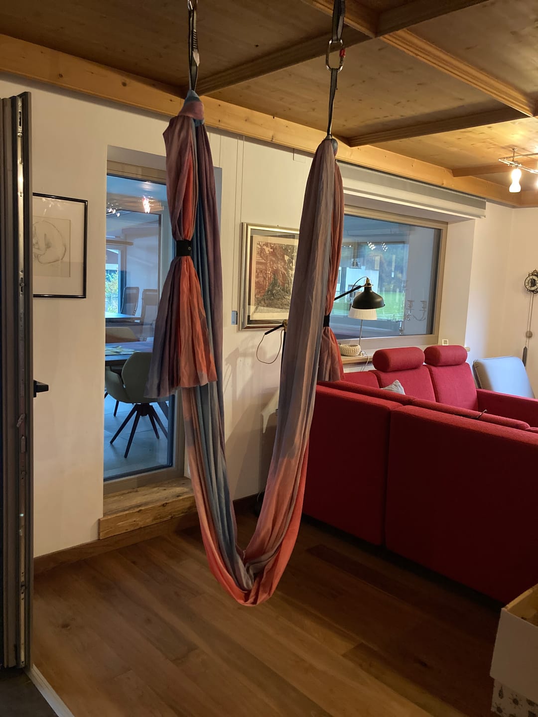 Customer photo review of Aerial Yogatuch - Hängematten Komplettset (Farbe Colorful Clouds)