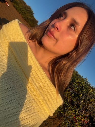 Customer photo review of SWEATER LINA AMARILLO