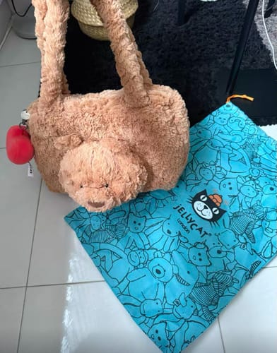 Customer photo review of KPOP STYLE - BTS V Teddy Bear Bag