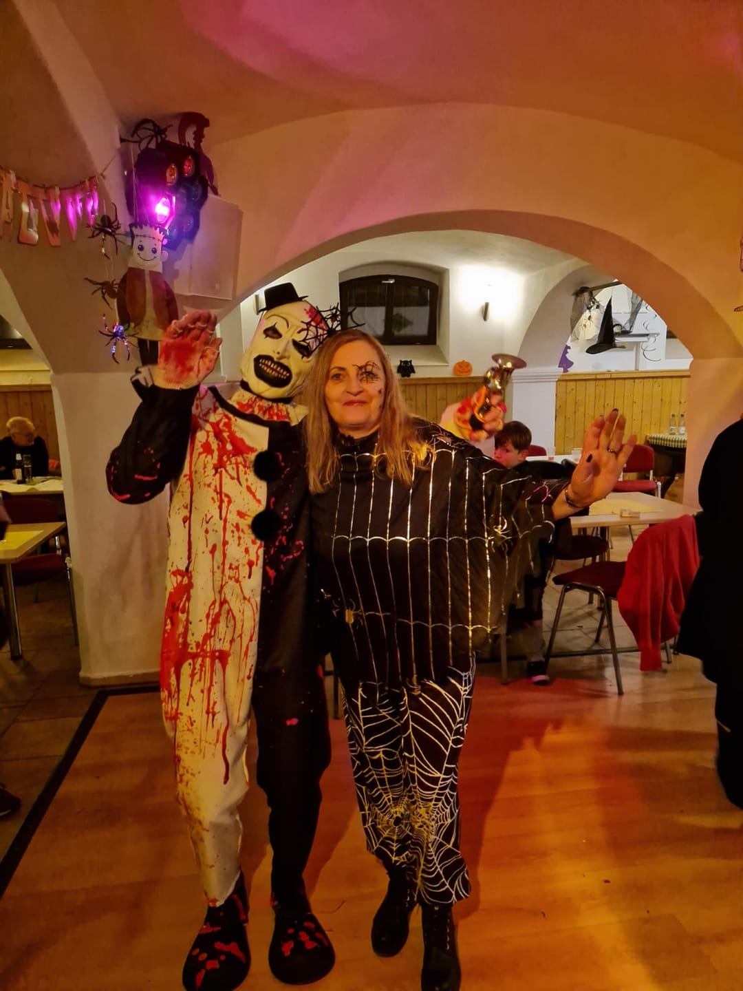 Customer photo review of Terrifier Art The Clown Latex Maske Cosplay Requisite