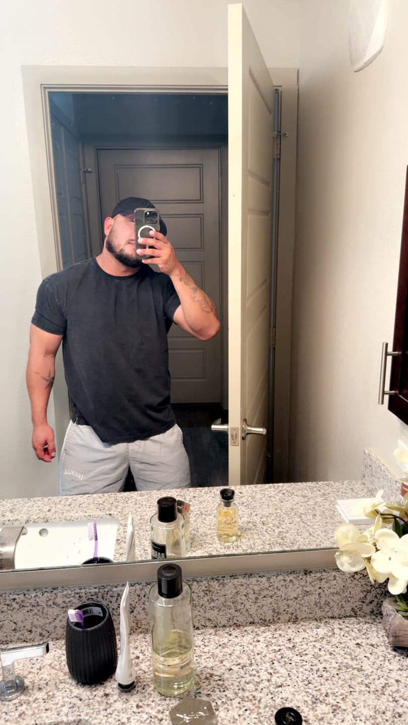 Customer photo review of 4148 - Elevated Essentials - Fitted Tee