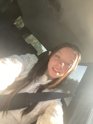 Customer photo review of NATURAL RICH BRUNETTE // LACE TOPPER // 24 INCHES // 8x8 CAP