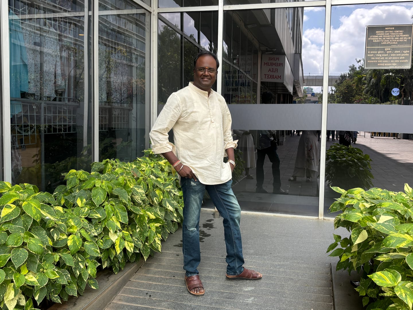 Customer photo review of Men Ecru Airy Linen Short Kurta