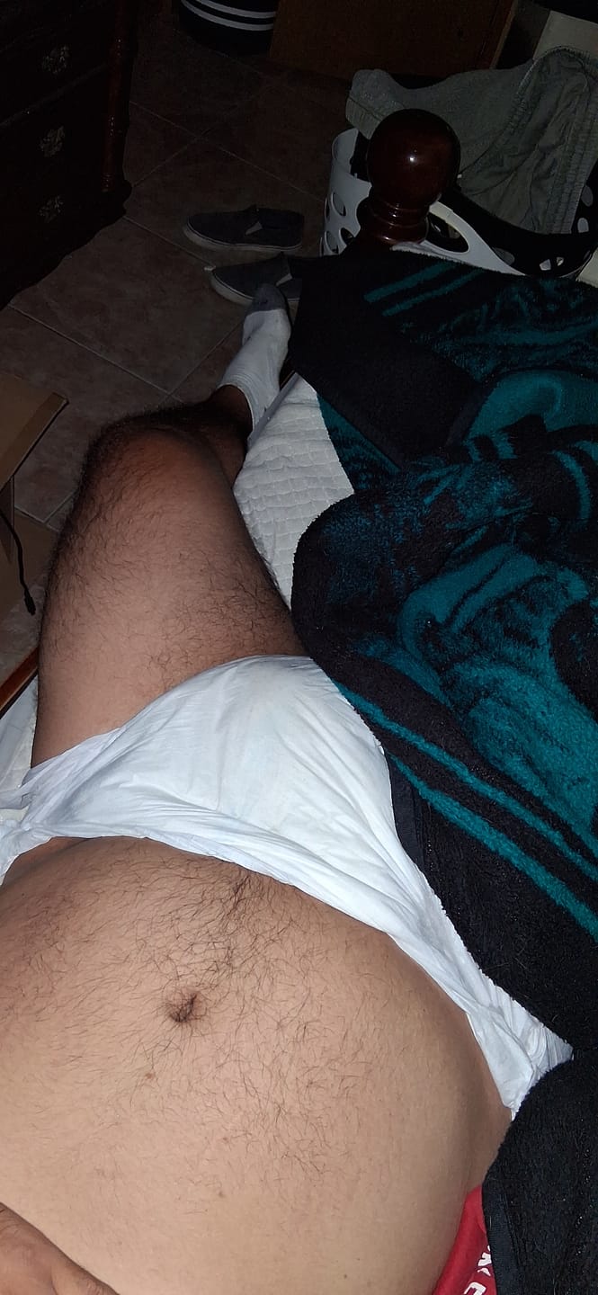 Customer photo review of SUNKISS Overnight Adult Diapers Tabbed-Style Unisex