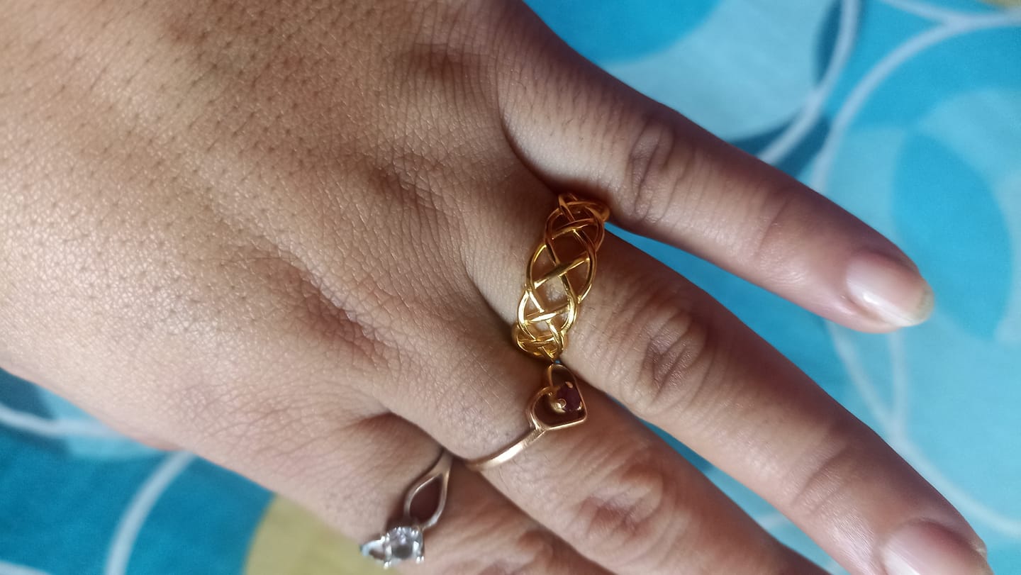 Customer photo review of Interlocking Gold Ring