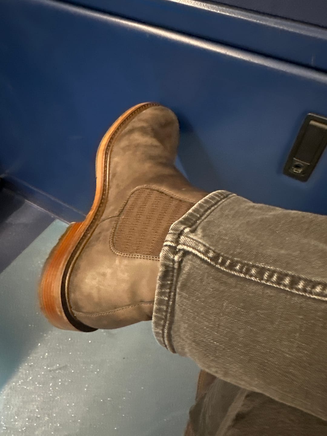 Customer photo review of Auber Chelsea Boots