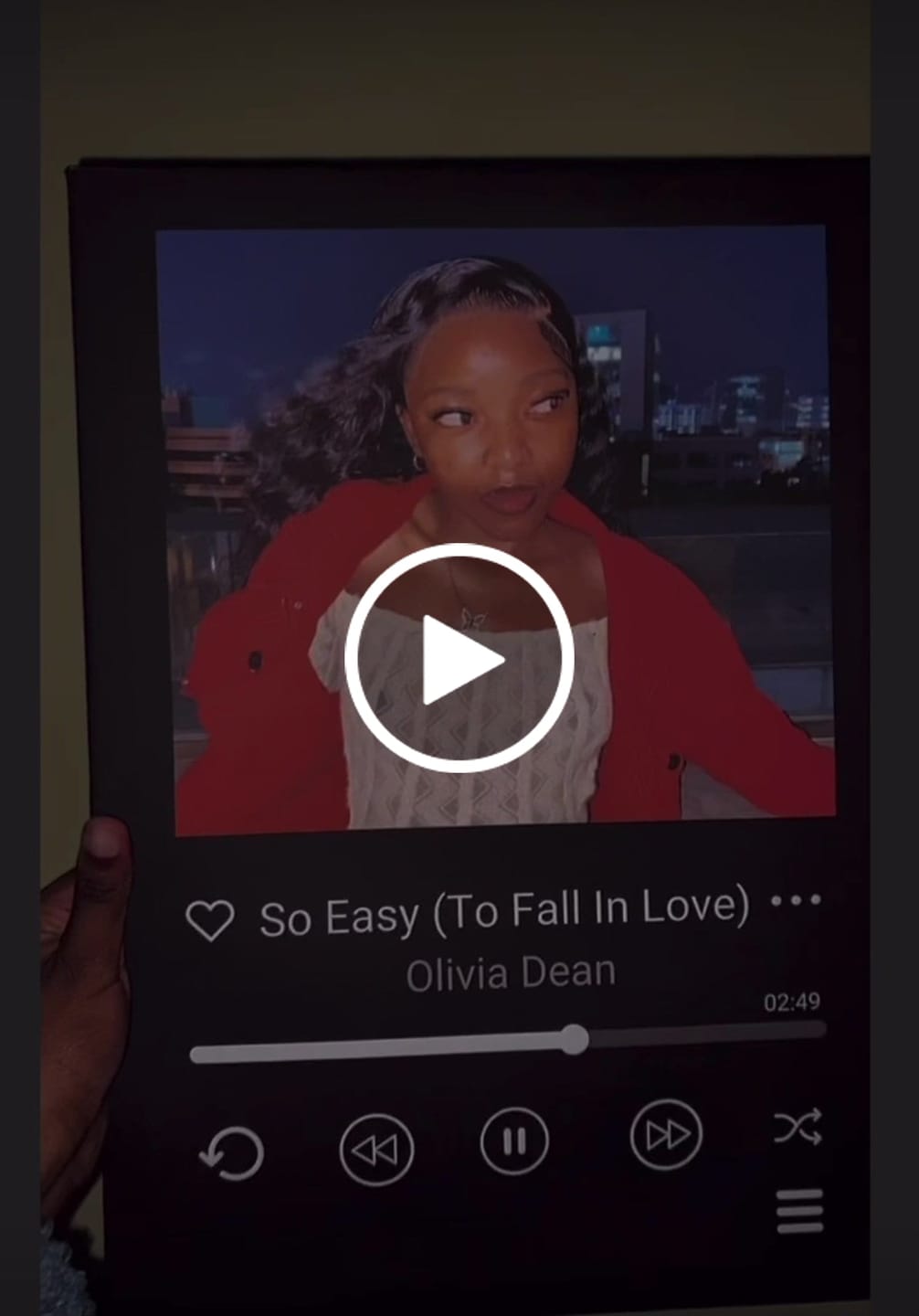 Customer video review of Spotify Custom Song Canvas
