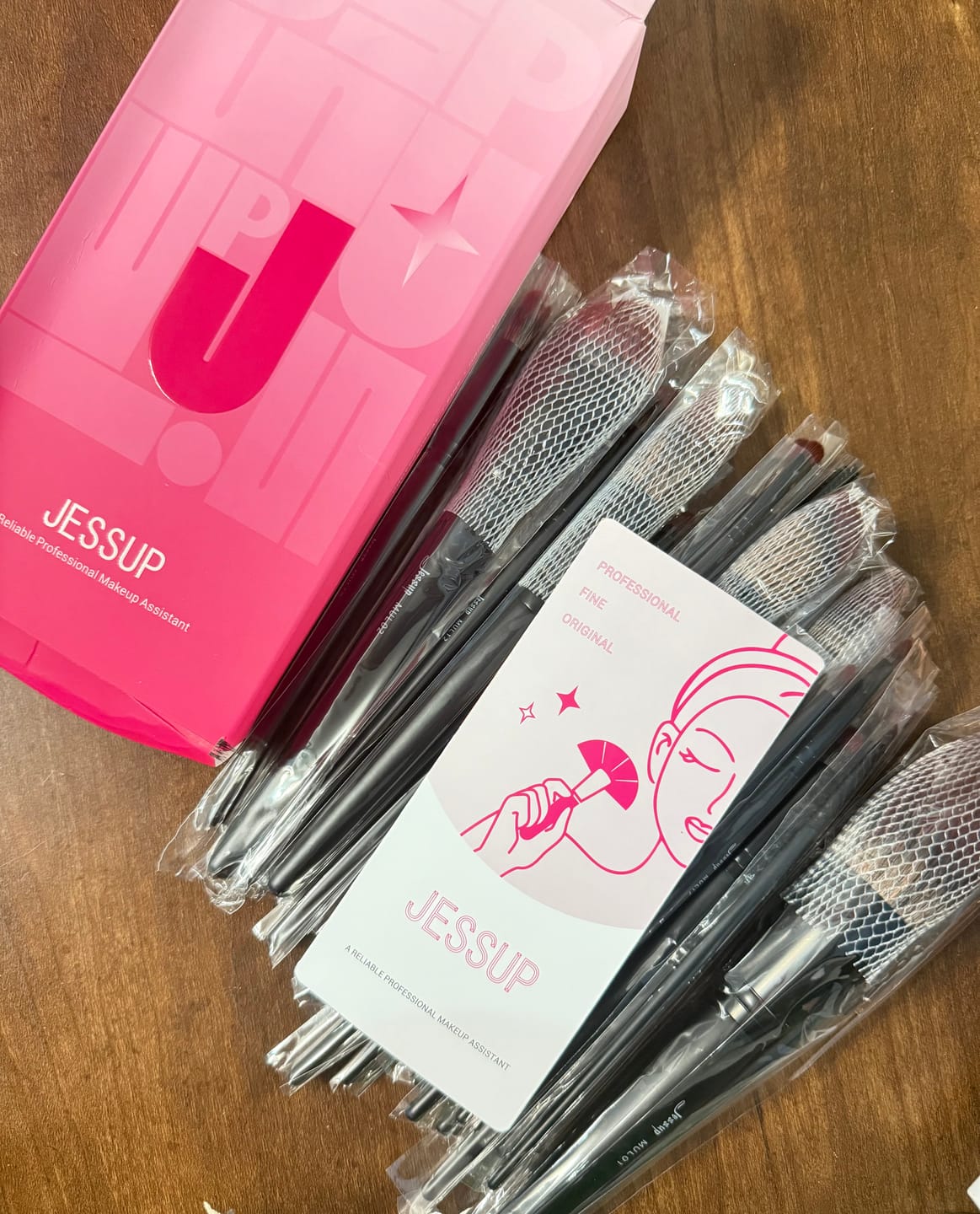 Customer photo review of Makeup Lover Makeup Brush Collection (Phantom Black)