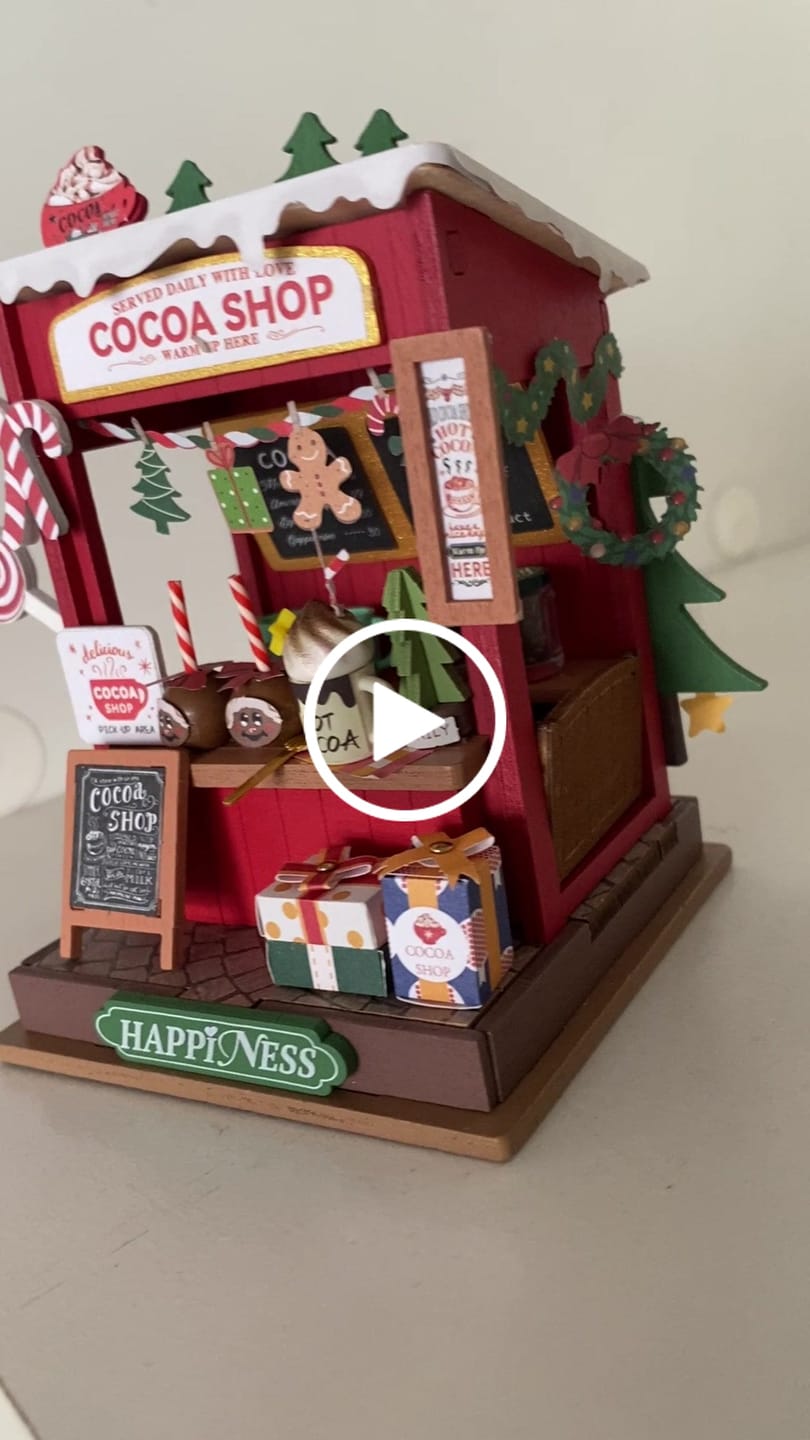Customer video review of Rolife Secret World - Miniatura Armable Cocoa Shop