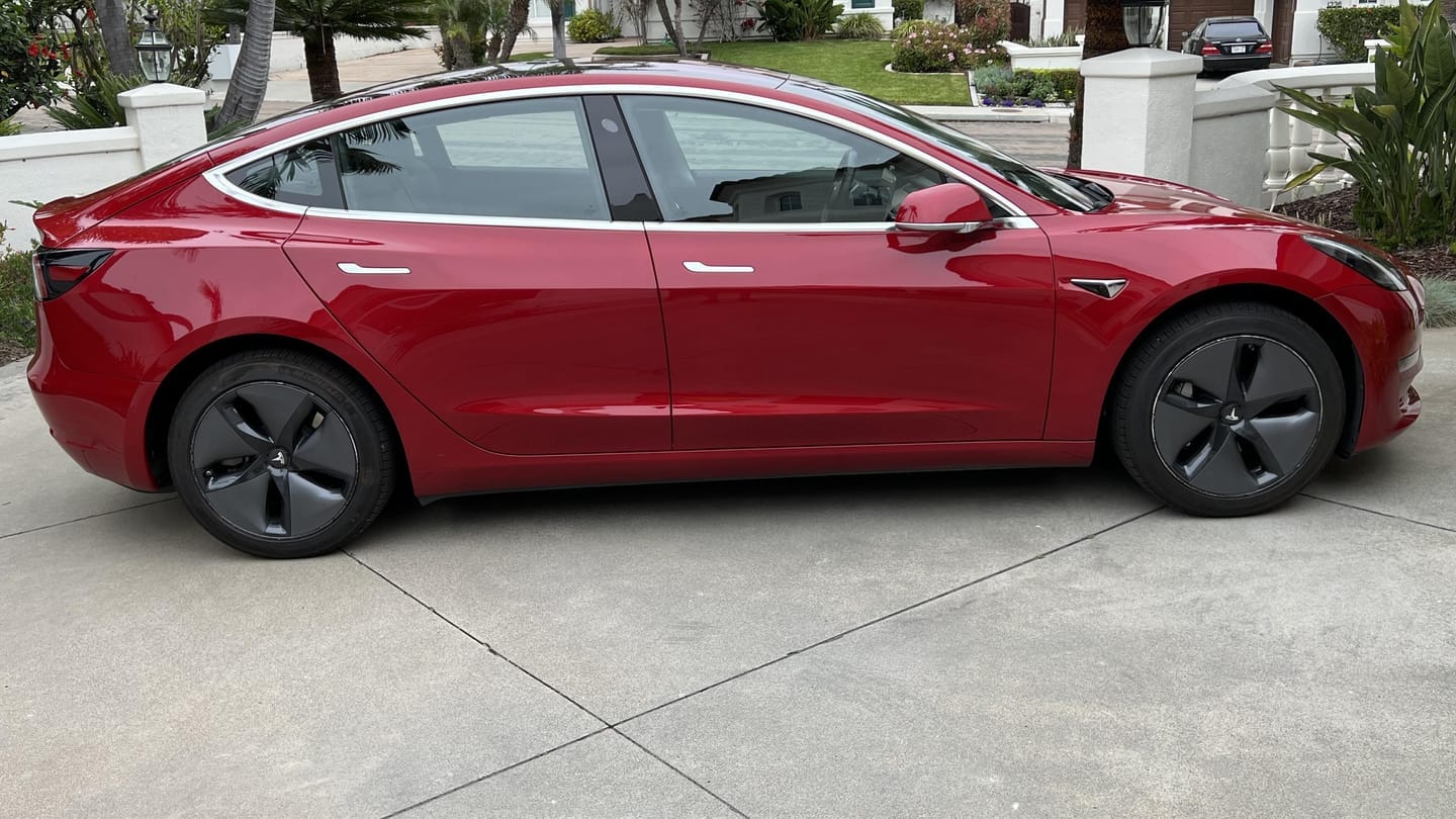 Customer photo review of Aluminum Alloy Wheel Rim Protector Rim Case for Tesla All Models (4 PCS) (2012-2025)
