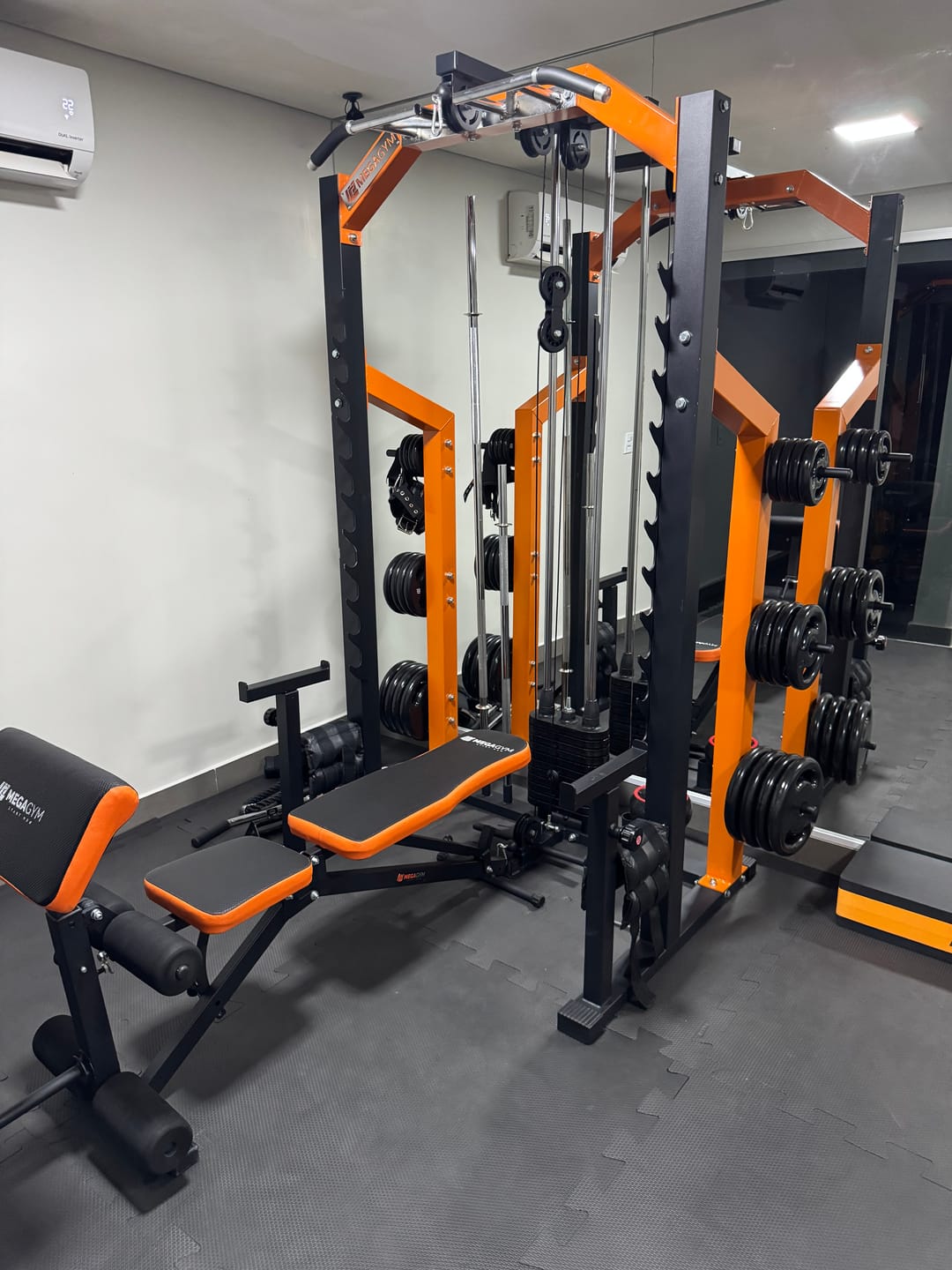 Customer photo review of Estação De Musculação Mega Rack Full Com Polia Móvel Flutuante
