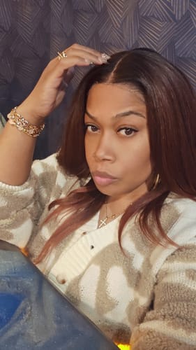 Customer photo review of Outre Melted Hairline HD Lace Front Wig - KAMIYAH