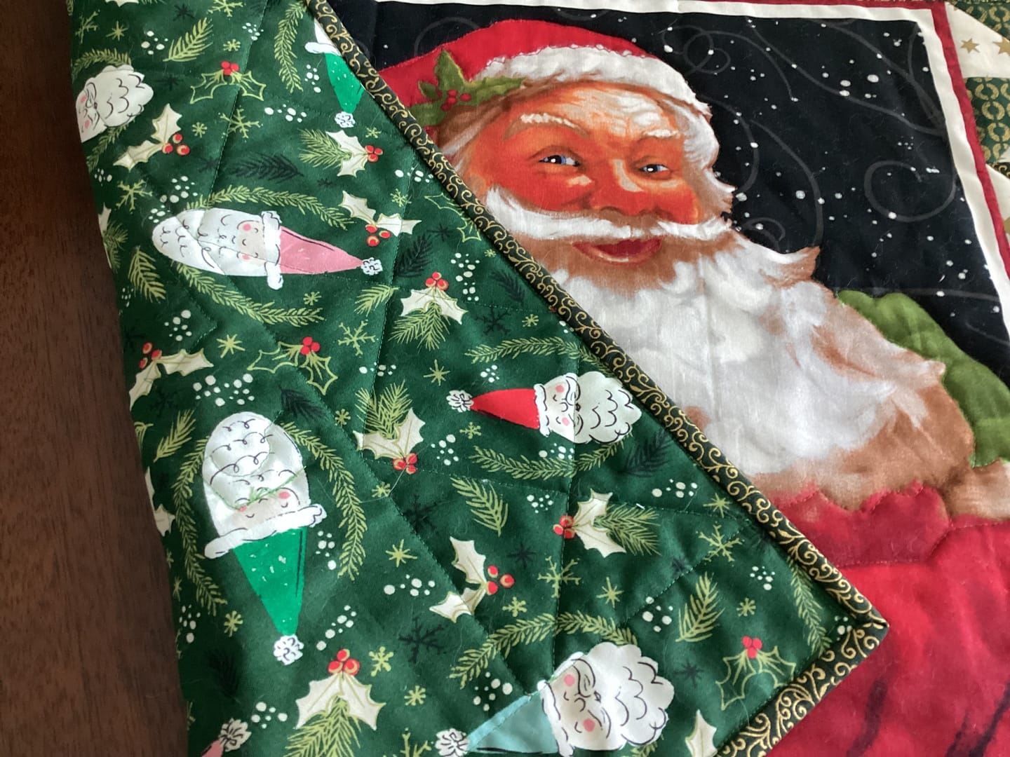 Customer photo review of Cozy Wonderland - Jolly St. Nick - Pine