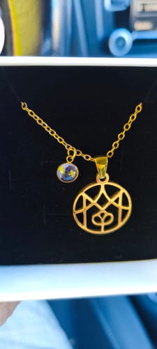 Customer photo review of Diseñado para ti | Collar con Monograma a Medida