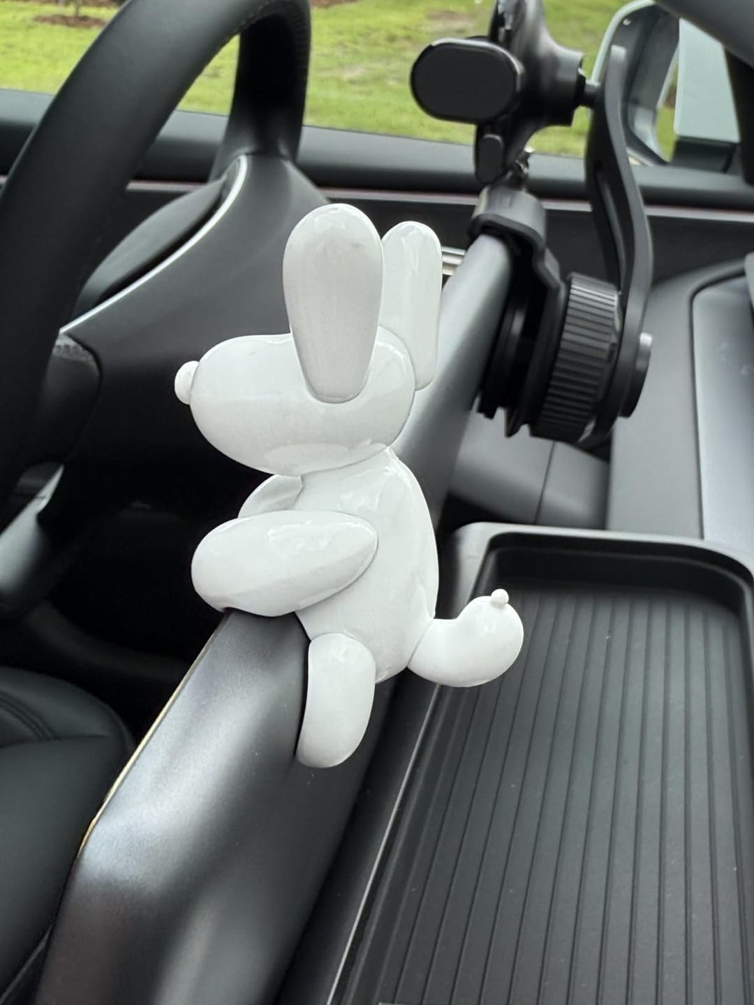 Customer photo review of EVAAM® Dog Mode Mini Screen Decoration For Tesla Model 3/Y