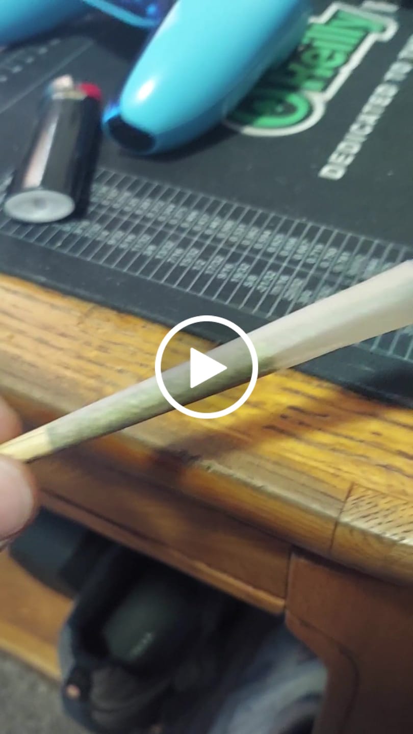 Customer video review of RAW Black King Size Cones