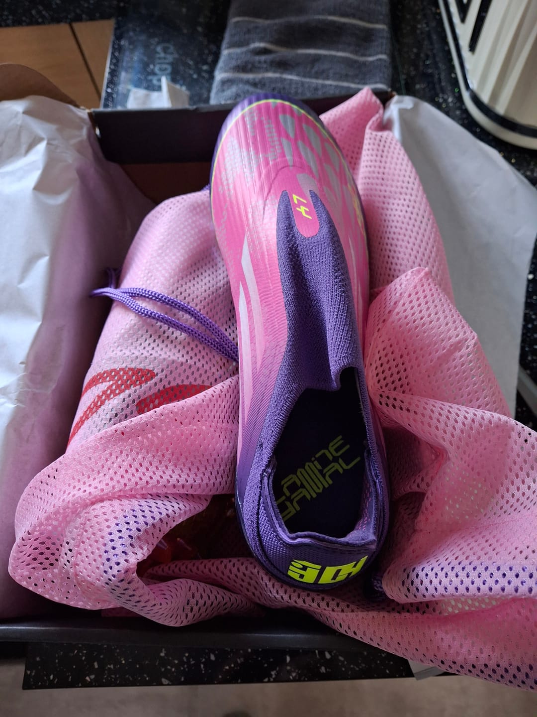Customer photo review of F50 Laceless Lamine Yamal 2 - Violet/Rose/Jaune Fluo