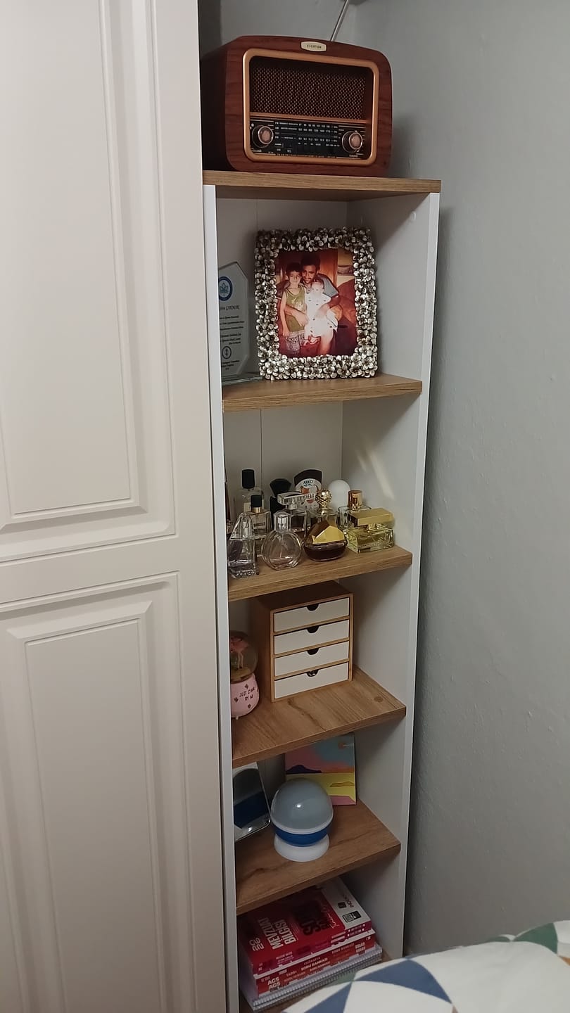 Customer photo review of Rani HC111 Kitaplık 5 Raflı Çalışma Odası Kütüphane Modern Duvar Rafı Beyaz - Sepet Ceviz