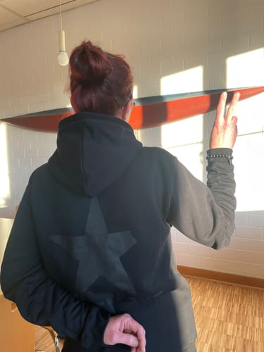 Customer photo review of Silver-Grey Bundle: Limited Edition Hoodie + Armband + Manifest als Geschenk