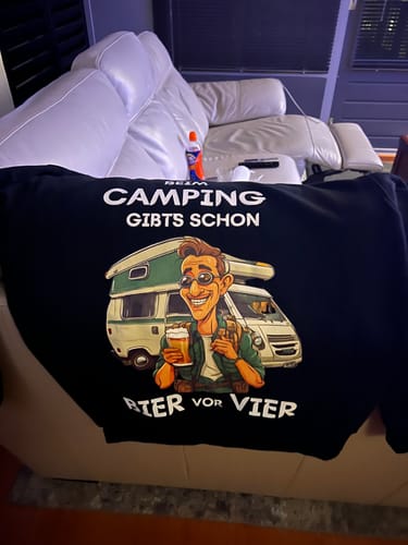 Customer photo review of Bier vor Vier VAN Rückendruck | Premium Hoodie unisex