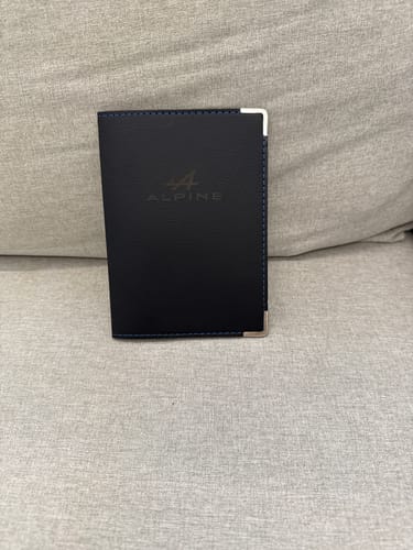 Customer photo review of Porte carte grise Alpine