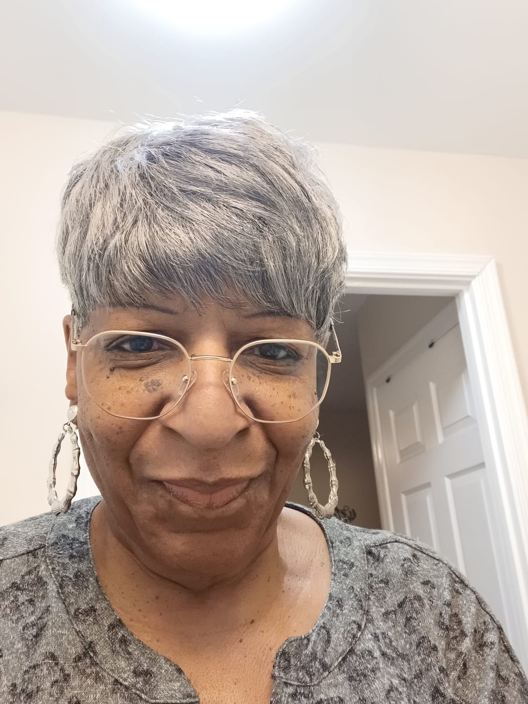 Customer photo review of Vivica A Fox Pure Comfort Cap 100% Premium Human Hair Full Wig - BELLA