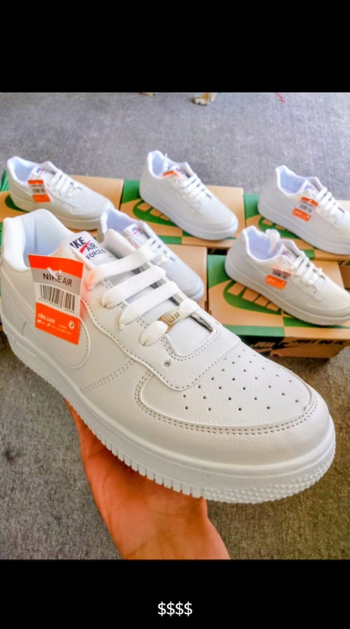 Customer photo review of Paq 6 Pares Tenis 270 Blanco Total 25/28.5