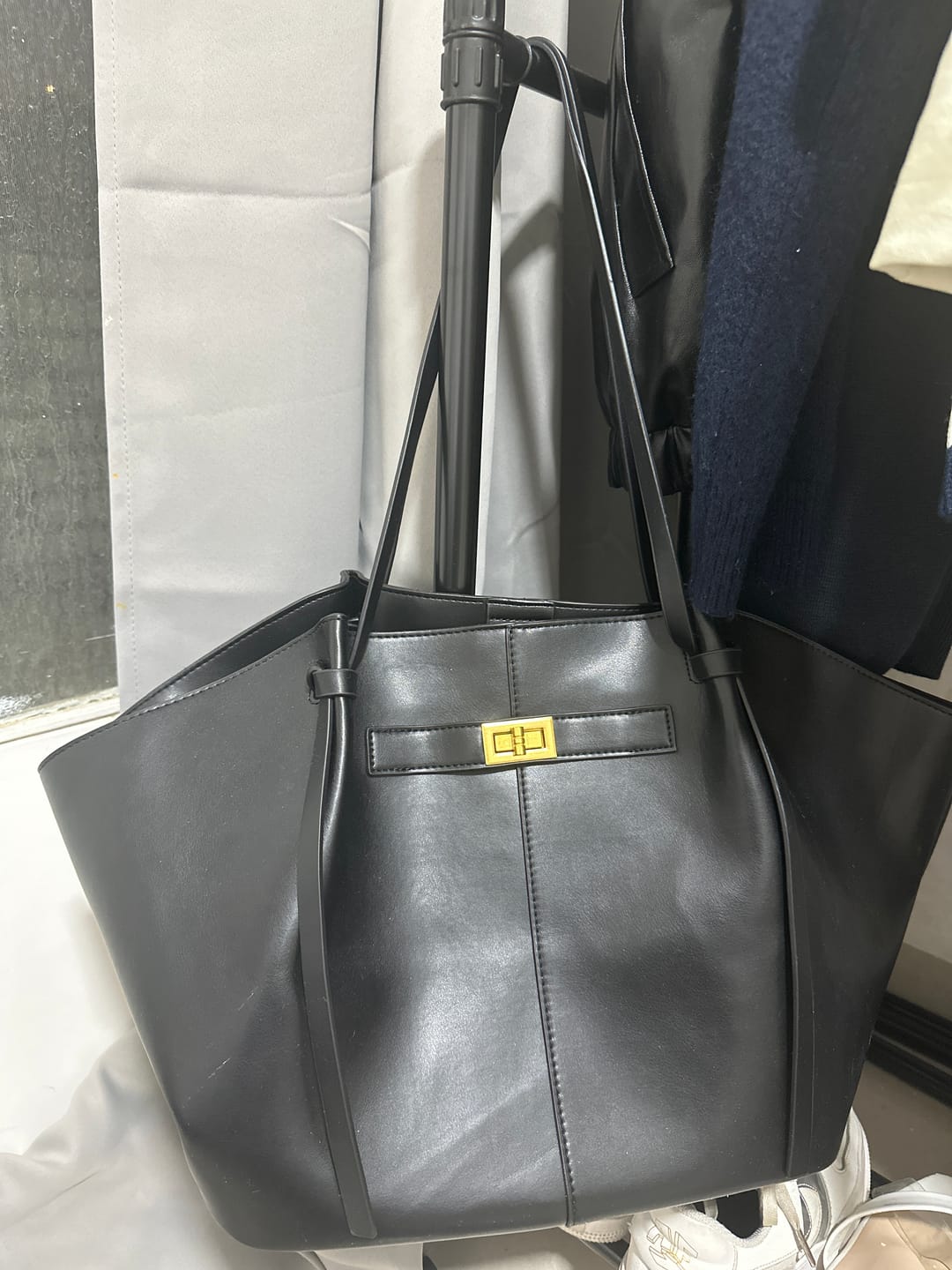 Customer photo review of Gerda Shopper Bag