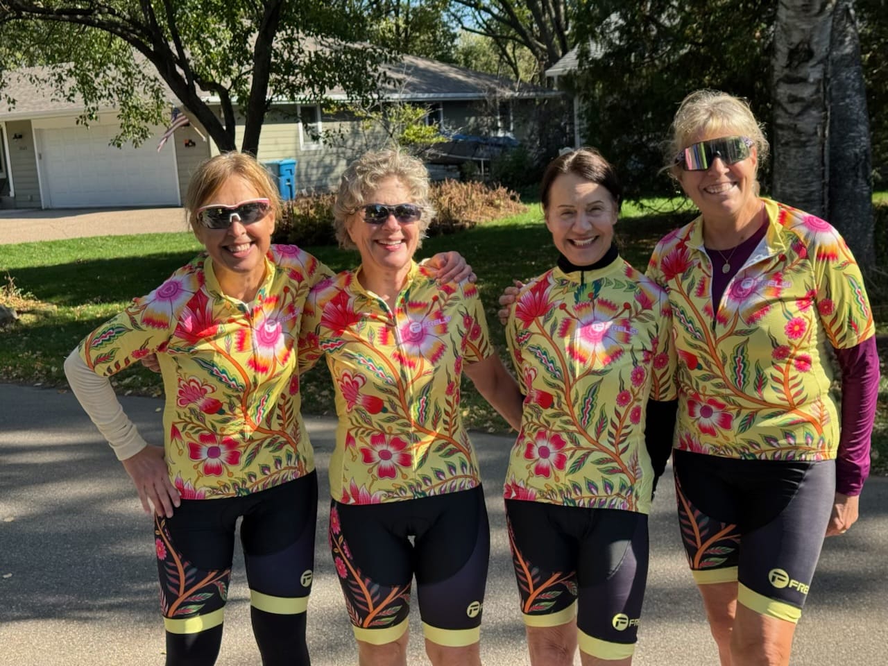 Customer photo review of Wildflower Ride | Frelsi Short Sleeve Cycling Set