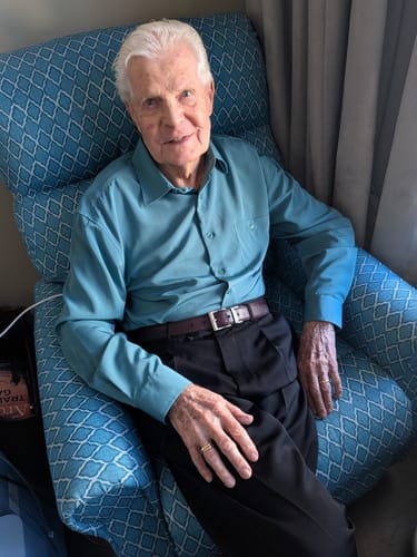 Customer photo review of Men's Emerald Green Microfiber Coloured Shirt