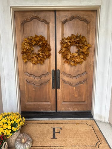 Customer photo review of Preserved Oak Leaves Wreath 24" Golden Yellow