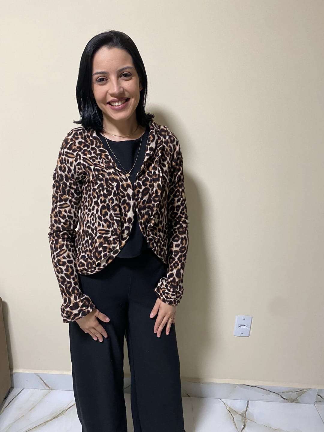 Customer photo review of Happy Hair 3 Potes + 3 Potes Grátis + 1 Pote de Melatonina + 1 Pote de Colágeno (Total 8 Potes)