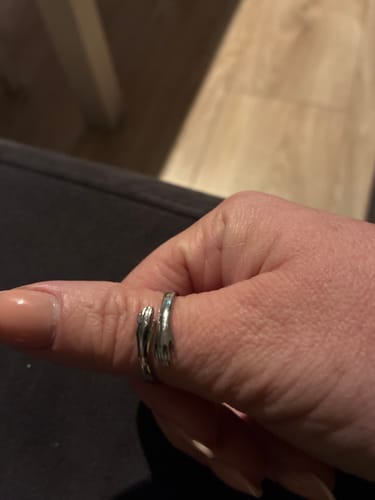 Customer photo review of Ring: Hug