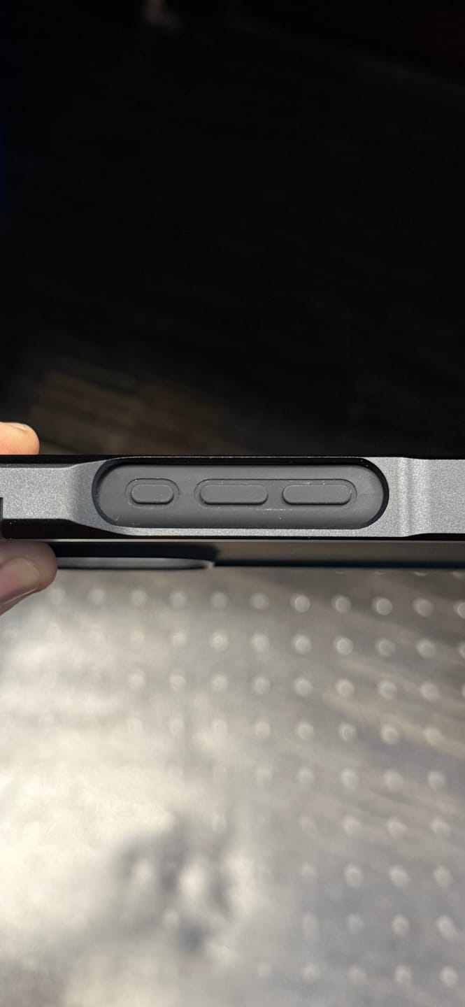 Customer photo review of DANGO ADAPT CASE - IPHONE 16 PRO MAX