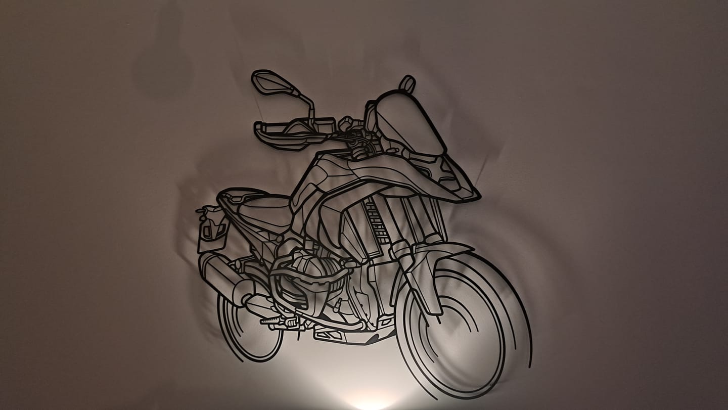 Customer photo review of GS 1300 Trophy Angle Silhouette Metal Wall Art
