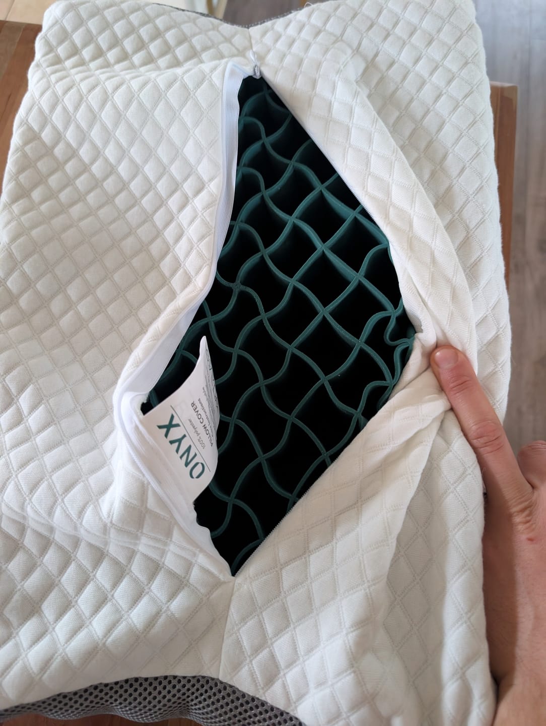 Customer photo review of Onyx AeroMatrix Pillow
