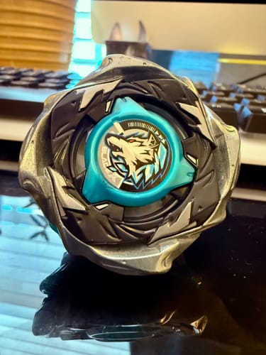 Customer photo review of Takara Tomy Beyblade X CX-10 Wolf Hunt F0-60DB