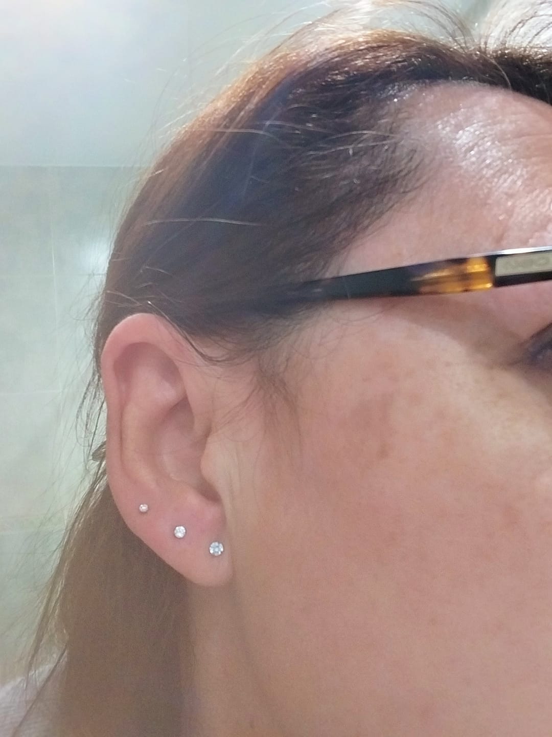 Customer photo review of Pendientes Pequeña Circonita