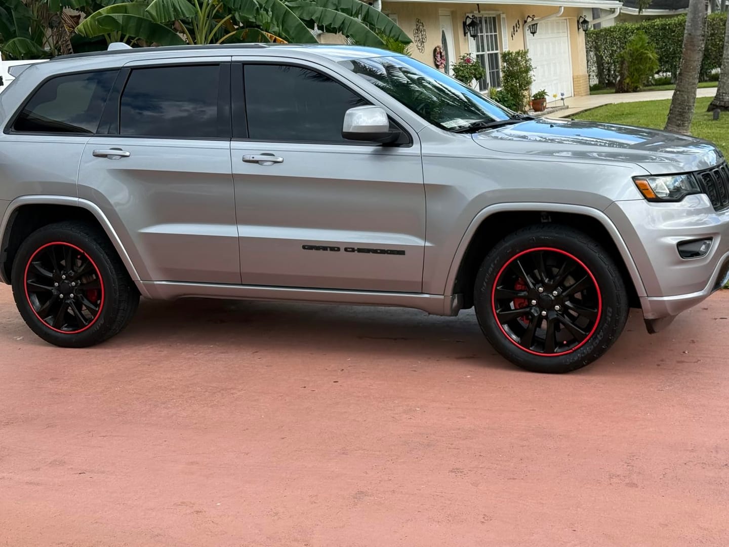 Customer photo review of Aluminum Alloy Wheel Rim Protector for All Brand Vehicles (4 PCS)
