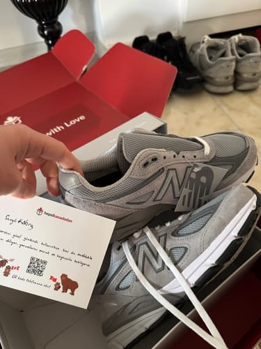 Customer photo review of New Balance Made in USA 990v4 Core Grey with Silver U990GR4